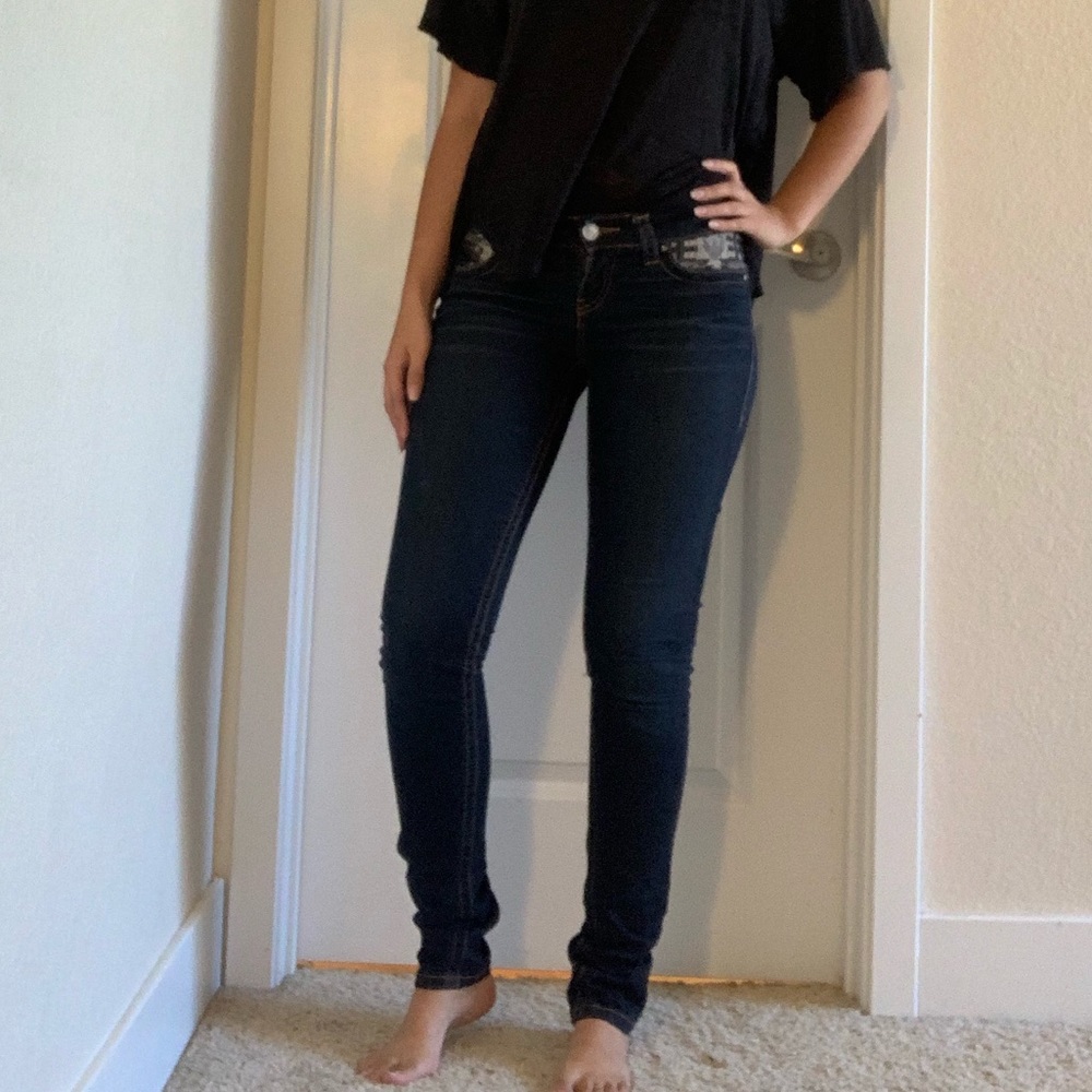 Daytrip Regular Rise Skinny Jeans w/ Pocket Detail